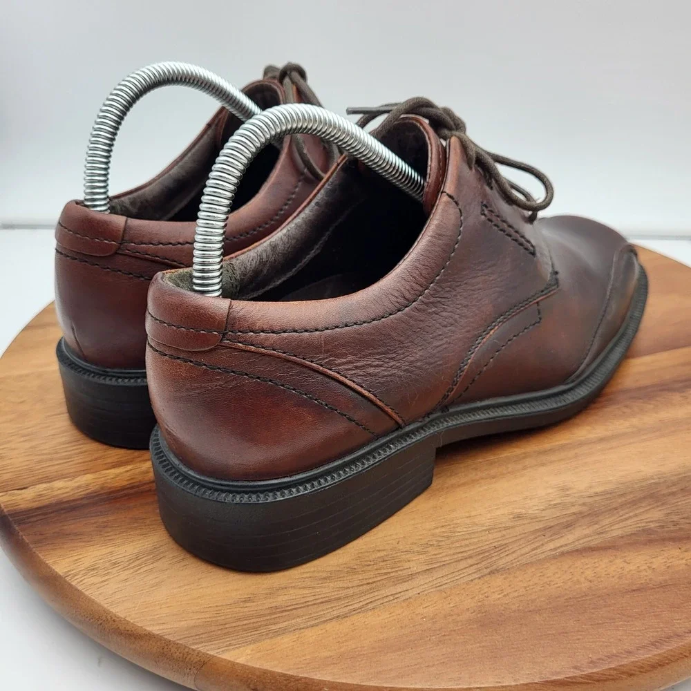 Clarks oxford shoes